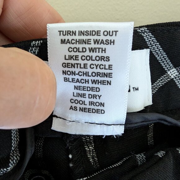 ELLE Black & White Windowpane Plaid Slim Ankle Pants Size 10 - Picture 5 of 5